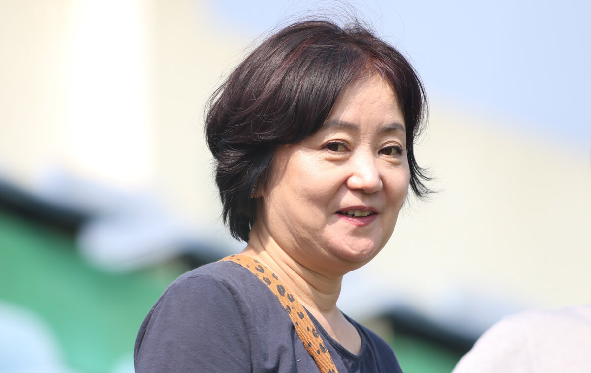 Thầy Park Hang Seo: Chuyện người Vợ đằng sau những vinh quang chói lọi