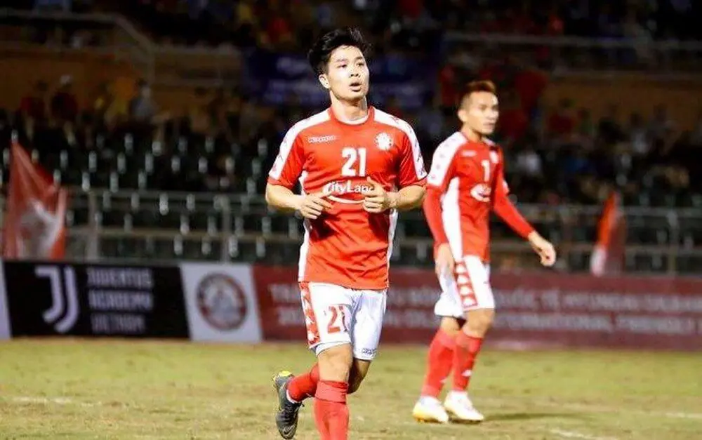 Đổi tư duy chơi bóng, Công Phượng trở thành tiền đạo ‘sát thủ’ số 1 V.League