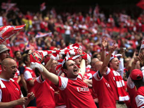 Liverpool tan mộng cup vàng, CĐV Arsenal sung sướng đòi tạc tượng Ismaila Sarr