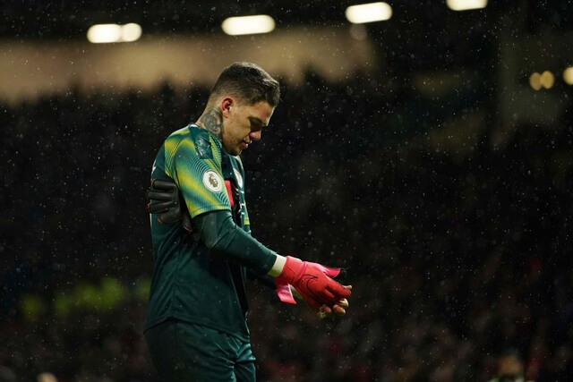 Ederson là một trong những cầu thủ chơi tồi nhất bên phía Man City.