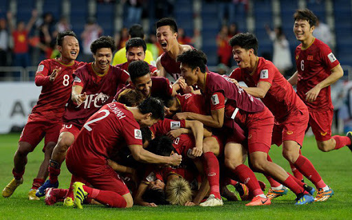 Ngay sau khi FIFA tuyên bố hoãn tất cả cả các trận đấu tại VL World Cup vì dịch Covid-19, trong đó có các trận đấu của ĐT Việt Nam, rất nhiều các cổ động viên trên khắp mảnh đất hình chữ S đã bày tỏ nhiều quan điểm về vấn đề này.