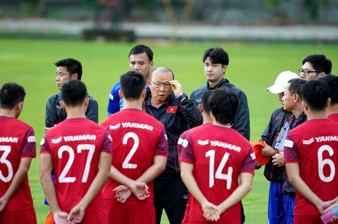 Báo Thái Lan: ‘Bỏ 5 triệu USD để mua bản quyền AFF Cup, Việt Nam chịu chơi khó ai bì kịp’