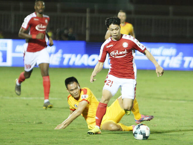 Công Phượng lỡ cơ hội đi vào lịch sử bóng đá Việt Nam