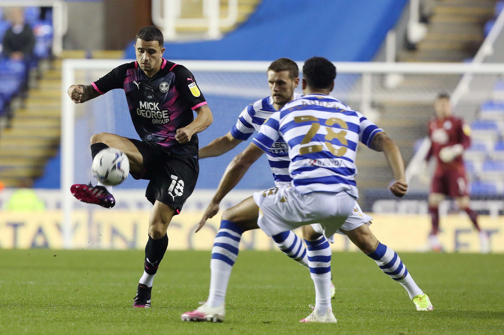 Soi kèo nhận định Peterborough vs Reading,02h45 ngày 17/02/2022