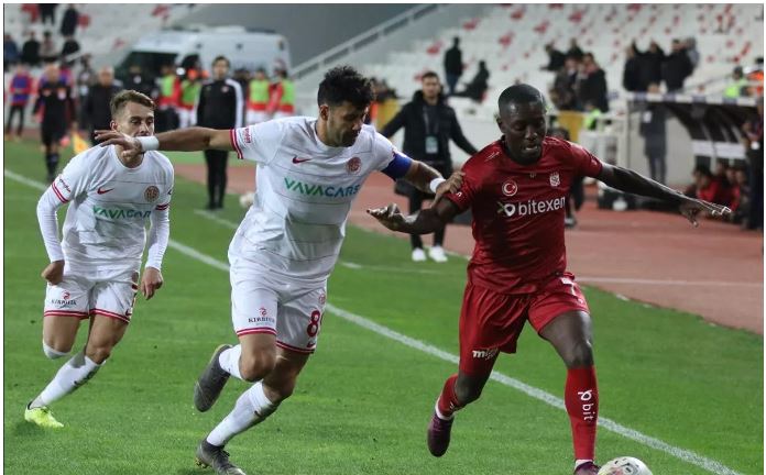 Soi kèo nhận định Antalyaspor vs Sivasspor, 00h00 ngày 25/04/2023